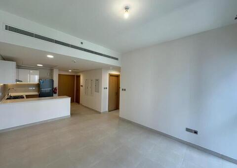 Apartment for Rent in Radiant Boulevard in Al Reem Island - Furnished | High floor | Vacant - 4/4